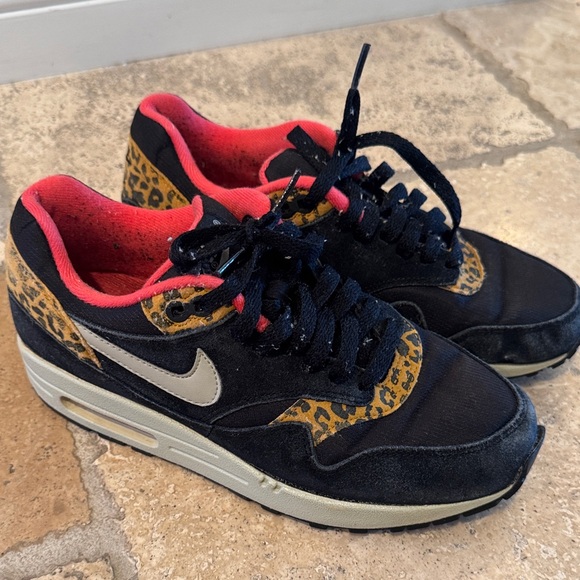 Nike Air Max Black and Tan Leopard Print Sneakers - Picture 1 of 6